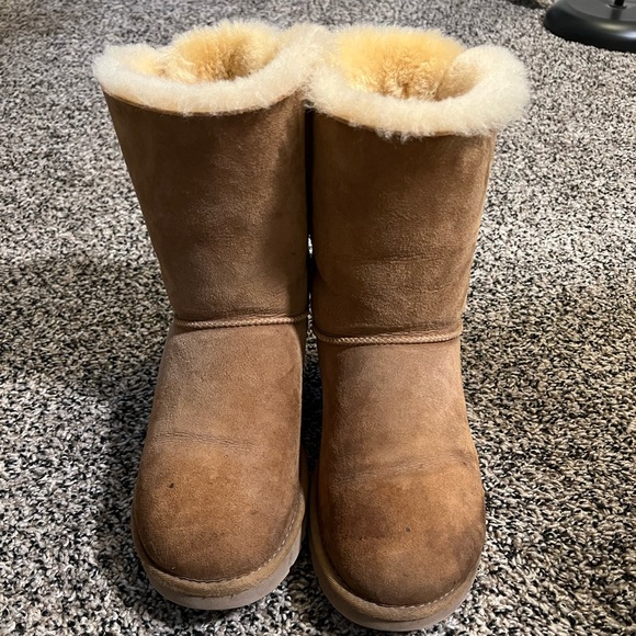 UGG Bailey Bow II - women’s size 9 - Picture 2 of 2